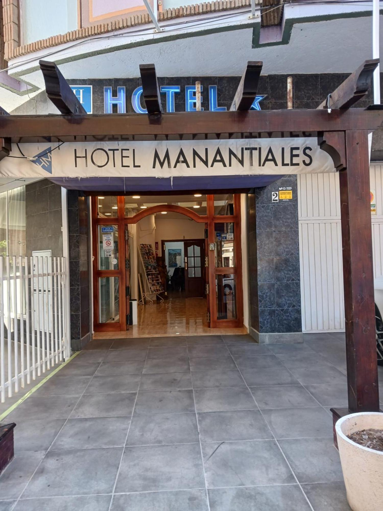 Отель Manantiales *